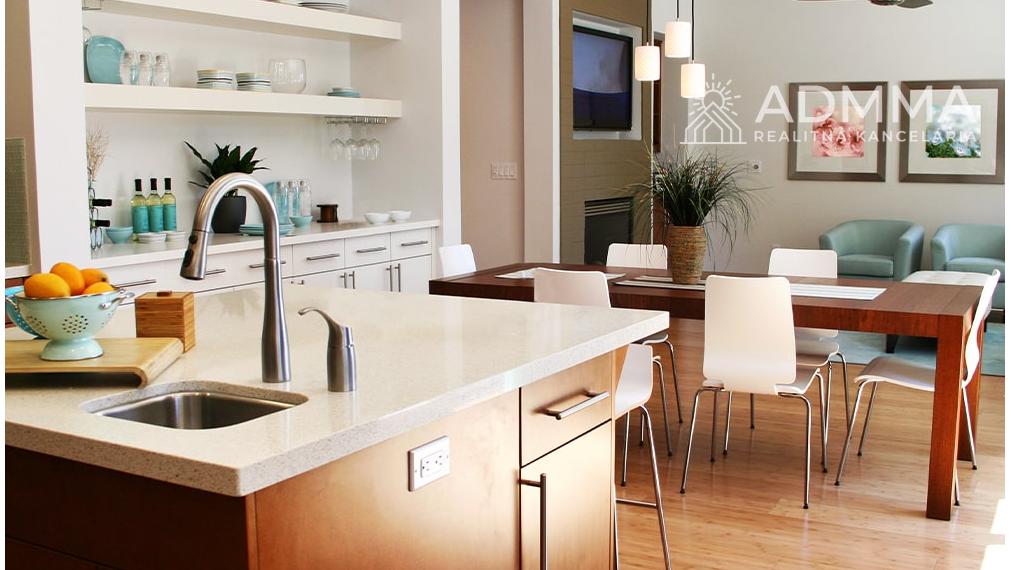 DOM na kľúč - výborne riešený 4.izb. bytdg